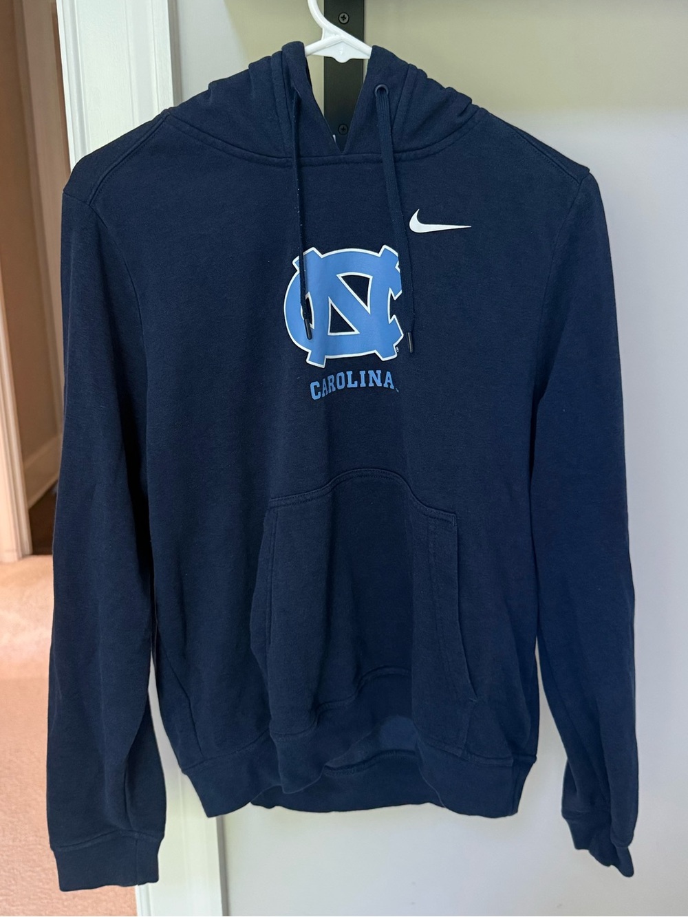 Nike women’s Navy Carolina Pullover Hoodie